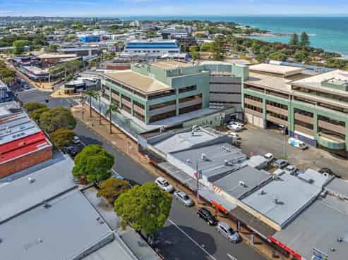 BITE-SIZED, FREEHOLD RETAIL
