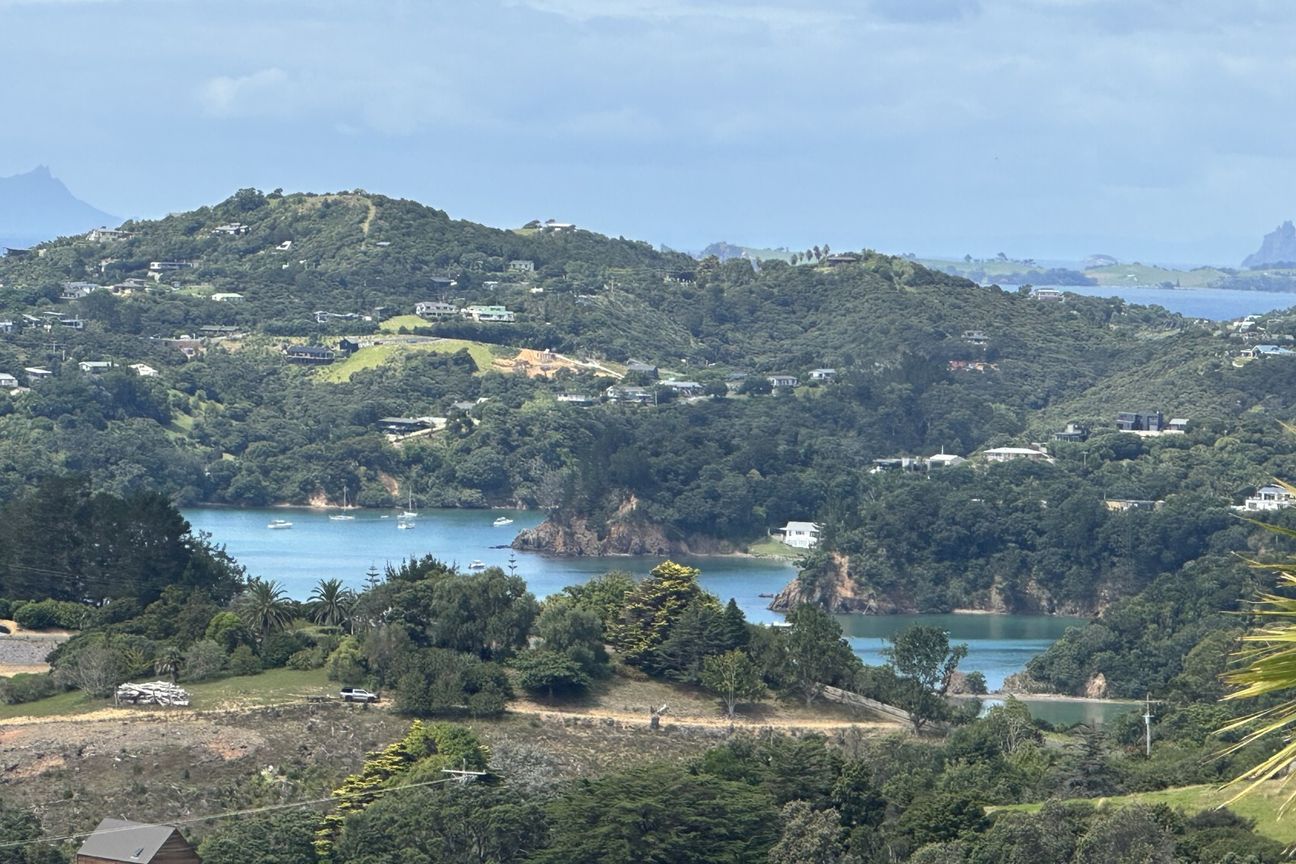Prime location with potential to add value - Vista 2