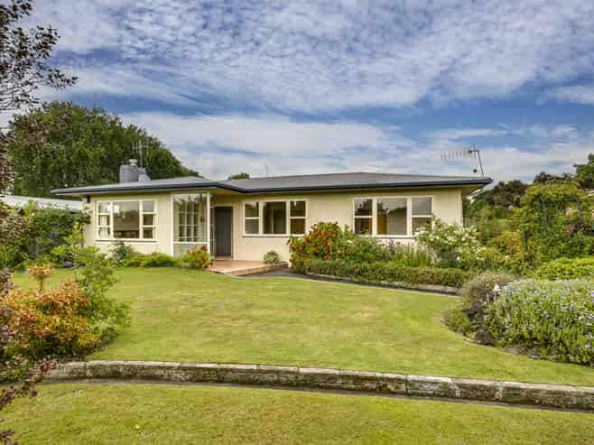 524 Hart Drive, Frimley