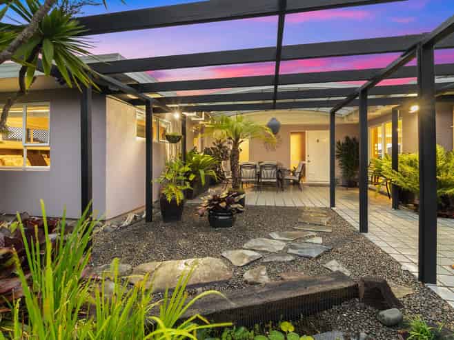 12a Bannings Way, Hobsonville