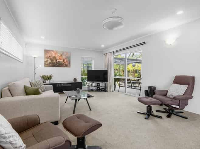 12a Bannings Way, Hobsonville