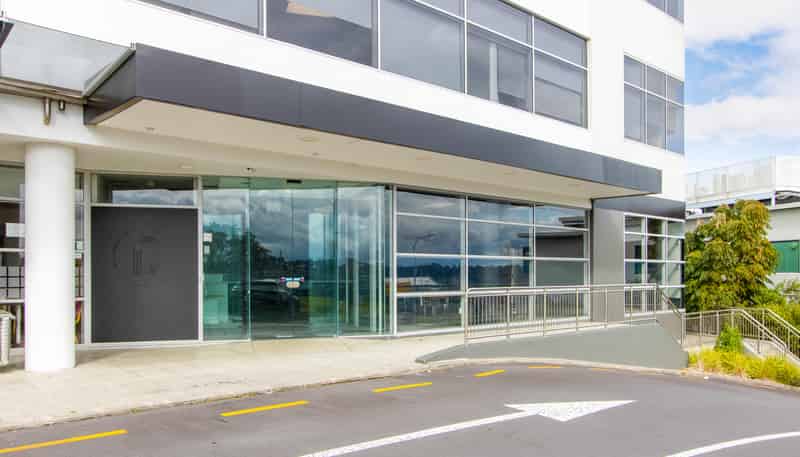 Retail/5-7 Corinthian Drive, Albany