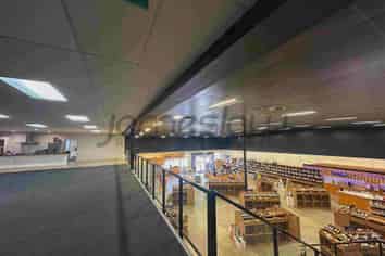 Prime Retail Showroom in Home Zone Centre