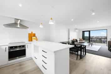 3/12 Ruakiwi Road, Hamilton Lake