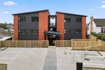 3/12 Ruakiwi Road, Hamilton Lake