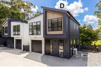 11 Norman Lesser Drive, Saint Johns