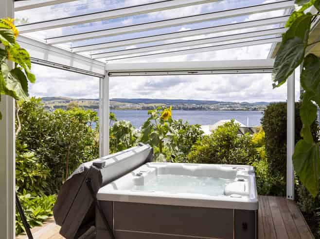 358 Lake Terrace, Two Mile Bay