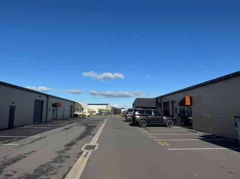 Versatile Industrial 106sqm Unit