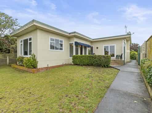 141 Carlton Avenue, Springvale