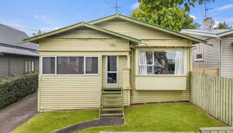 94 West End Road, Westmere