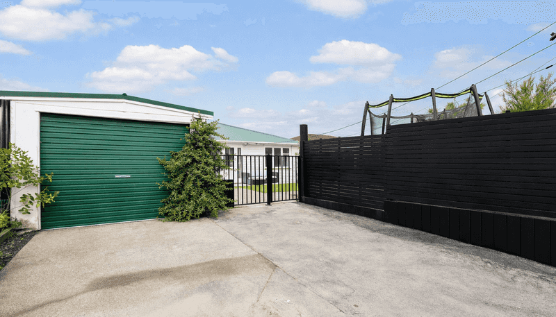 98 Ironside Road, Johnsonville