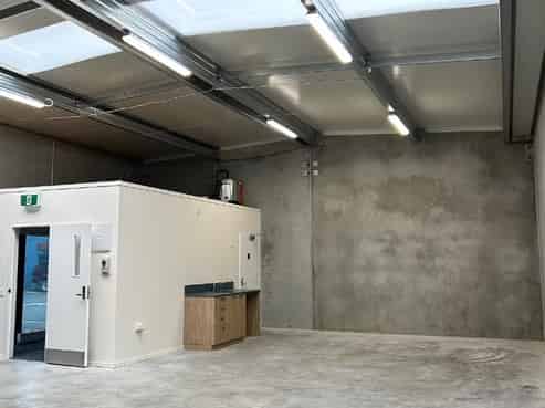 Quality Versatile Warehouse