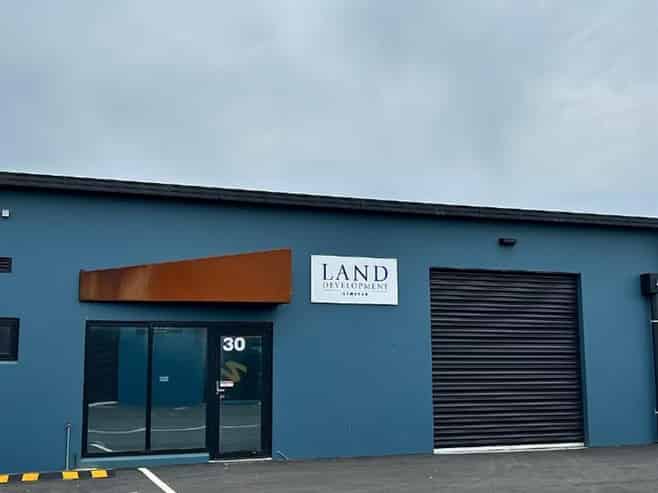 Quality Versatile Warehouse