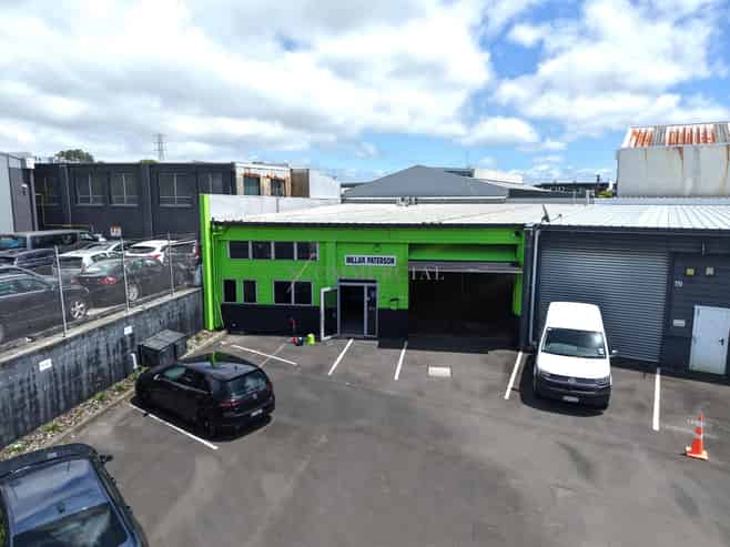 Clean & Accessible Penrose Unit - Available now 