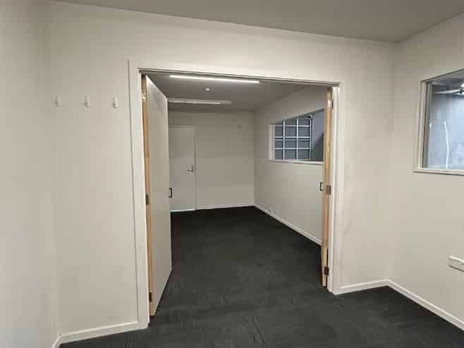 Modern 248sqm Industrial Unit