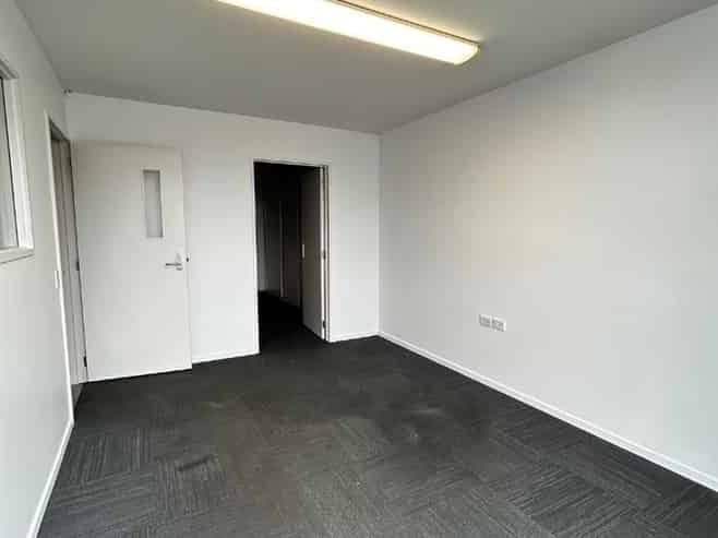 Modern 248sqm Industrial Unit