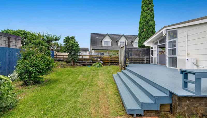 32 Akoranga Drive, Northcote