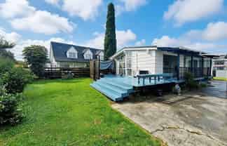 32 Akoranga Drive, Northcote