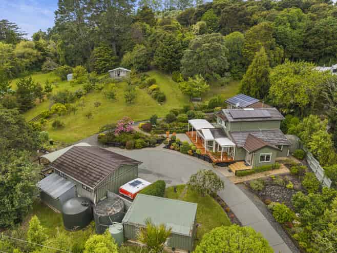 1082 Sandspit Road, Sandspit