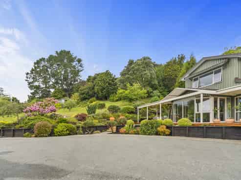 1082 Sandspit Road, Sandspit