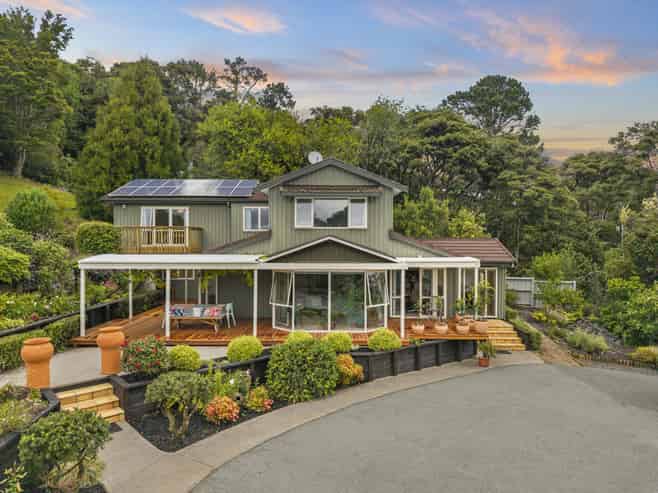 1082 Sandspit Road, Sandspit