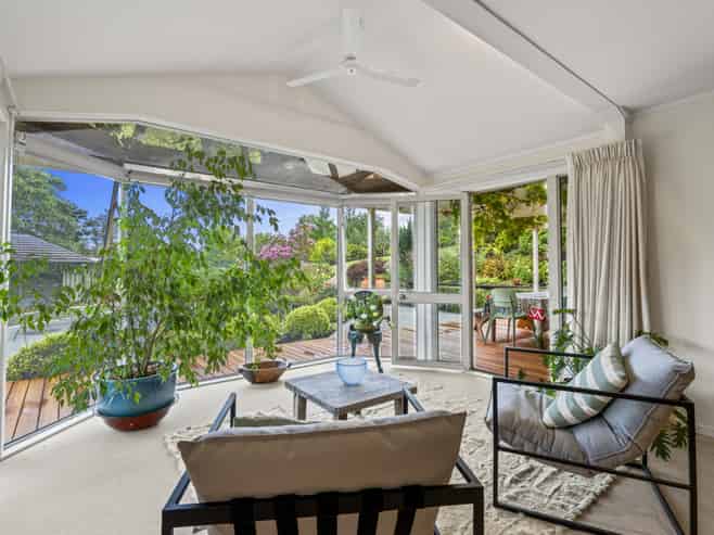 1082 Sandspit Road, Sandspit