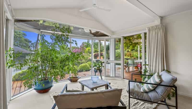 1082 Sandspit Road, Sandspit