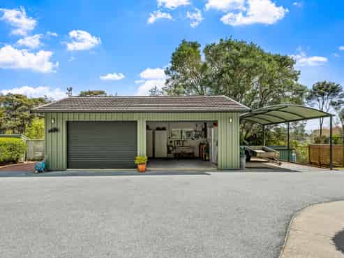 1082 Sandspit Road, Sandspit