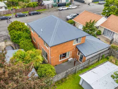 2B Broadbent Street, Riccarton