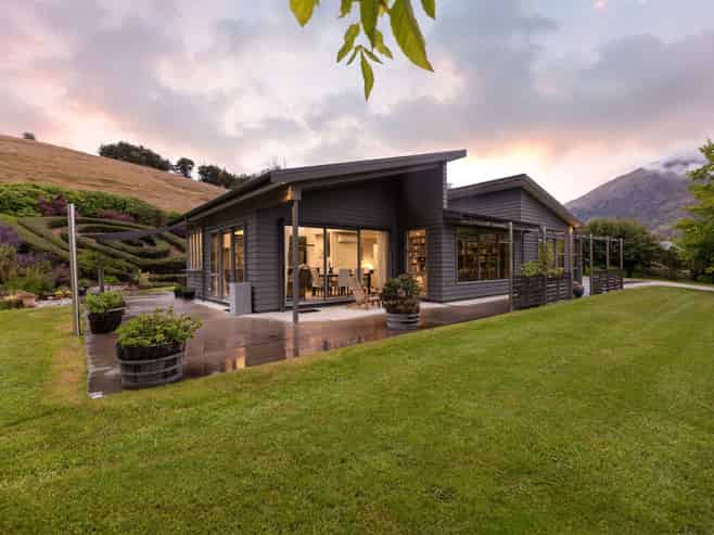 44 Springbank Grove, Lower Shotover