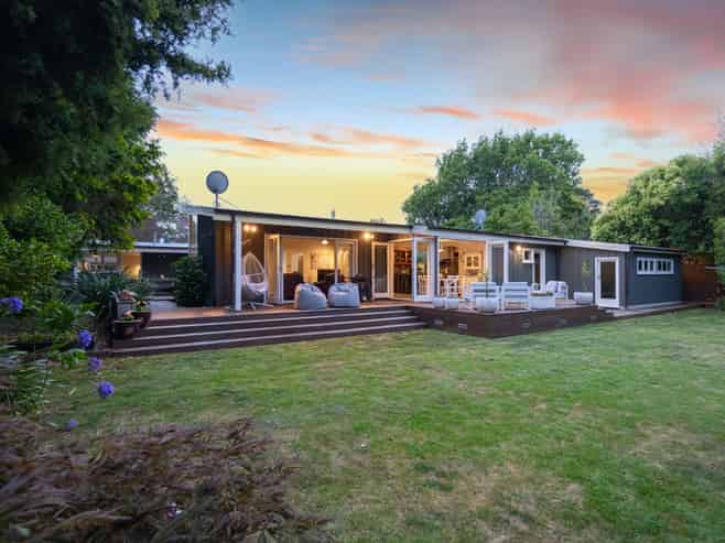 24 Moerangi Street, West End