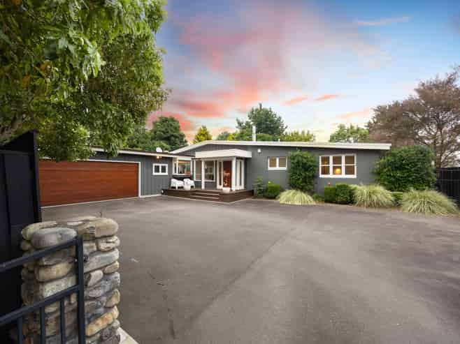 24 Moerangi Street, West End