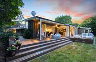 24 Moerangi Street, West End