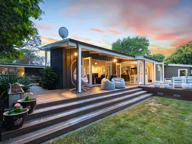 24 Moerangi Street, West End