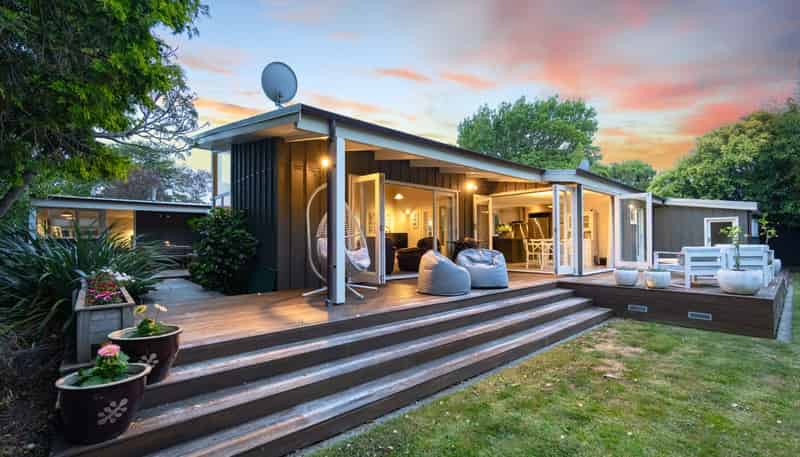 24 Moerangi Street, West End