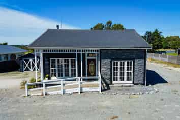 70 Moorhouse Street, Ross