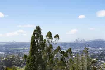 42 Rangiwai Road, Titirangi