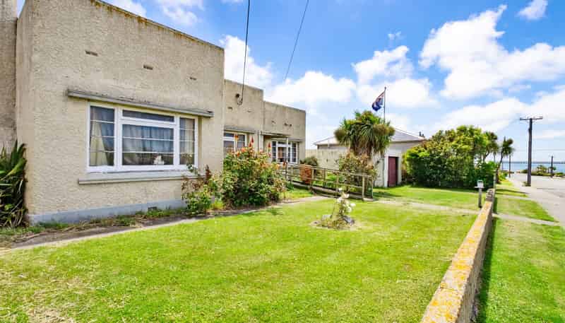 21 Henderson Street, Bluff