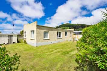 21 Henderson Street, Bluff