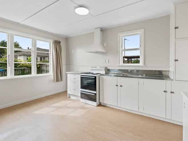 90 Spenser Street, Milton