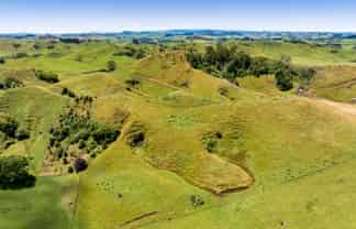 162 Standish Road, Toko