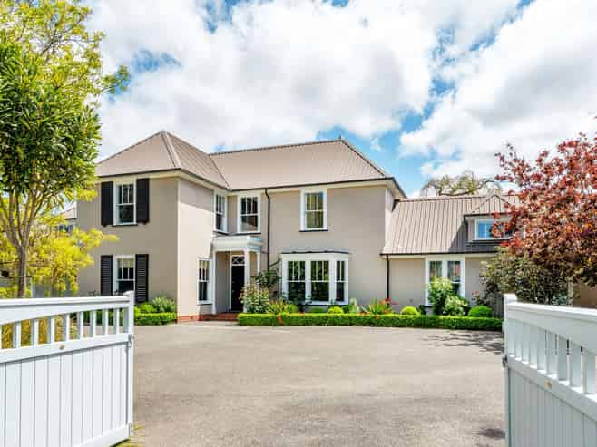 1 St Andrews Grove, Boulcott