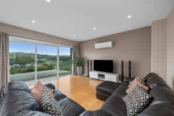 5 Trafford Terrace, Churton Park