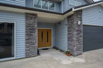 5 Trafford Terrace, Churton Park