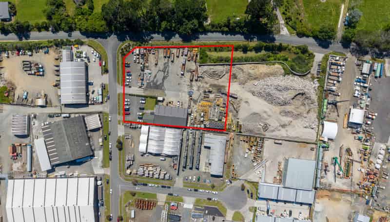 1 Sawmill Road, Riverhead