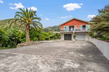 6 Todd Bush Road, Stoke