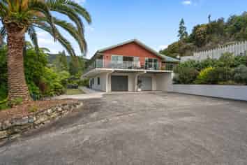 6 Todd Bush Road, Stoke