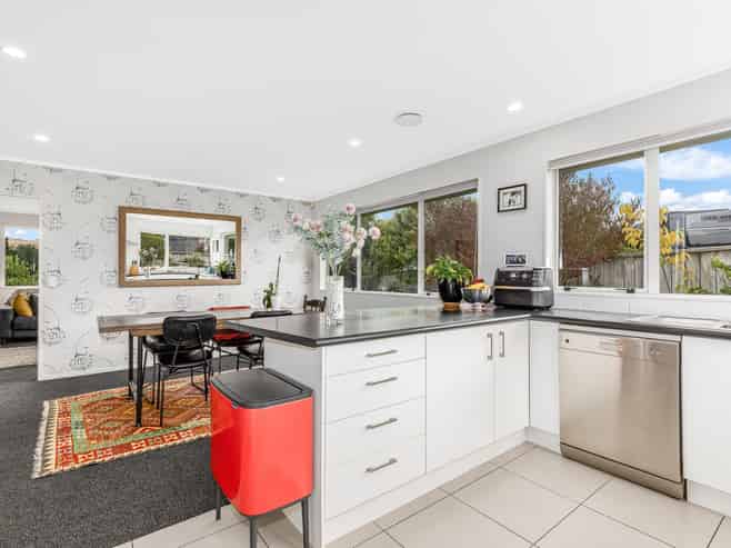 13 Catlins Glen, Aotea