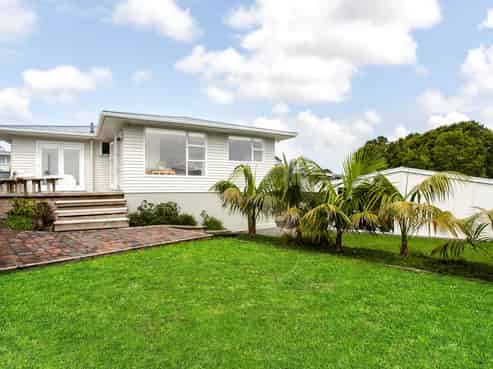 106 Methuen Road, New Windsor