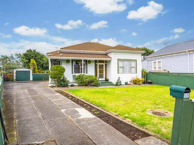 25 Smithfield Road, Tawhero
